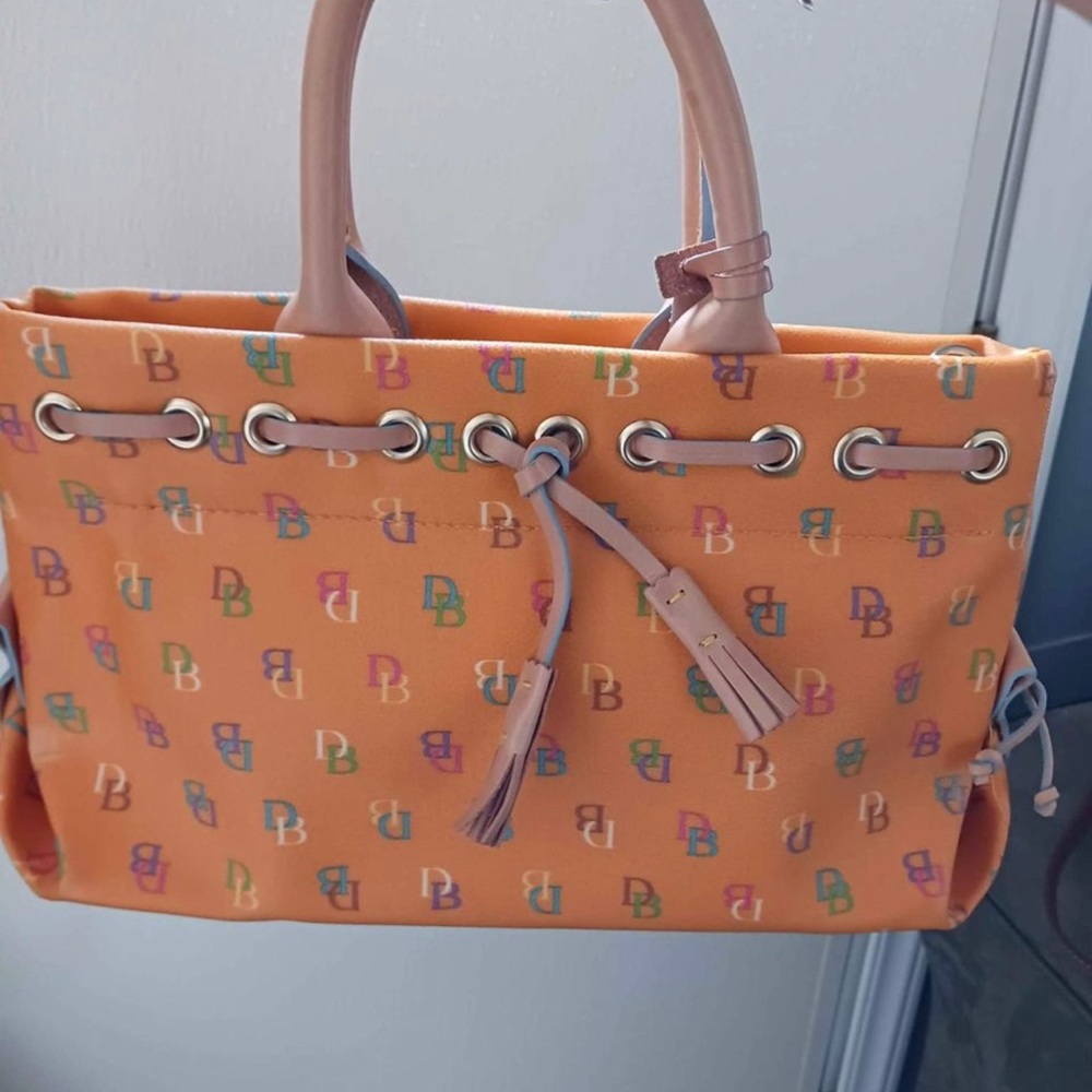 Dooney & Bourke Purse
